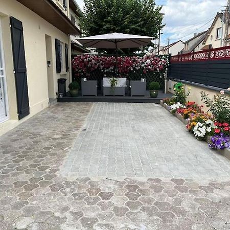 Chambre Privee Pour 4 Personnes En Banlieue Parisienne A Bondy Luaran gambar