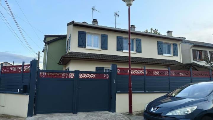 Chambre Privee Pour 4 Personnes En Banlieue Parisienne A Bondy Luaran gambar