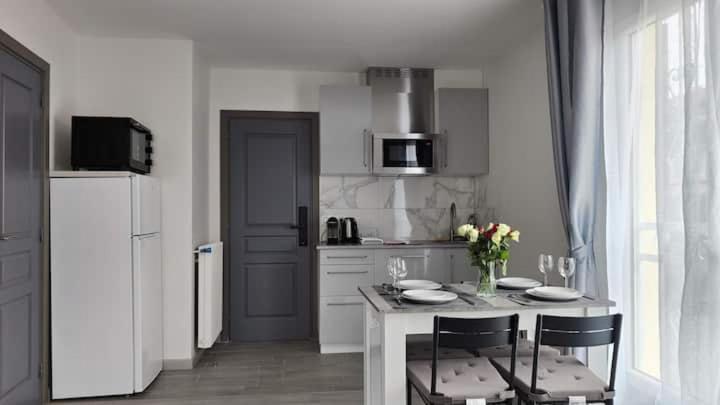 Chambre Privee Pour 4 Personnes En Banlieue Parisienne A Bondy Luaran gambar