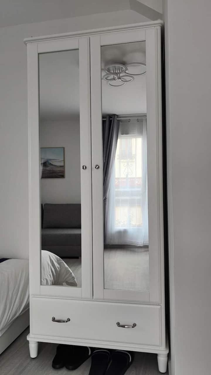 Chambre Privee Pour 4 Personnes En Banlieue Parisienne A Bondy Luaran gambar